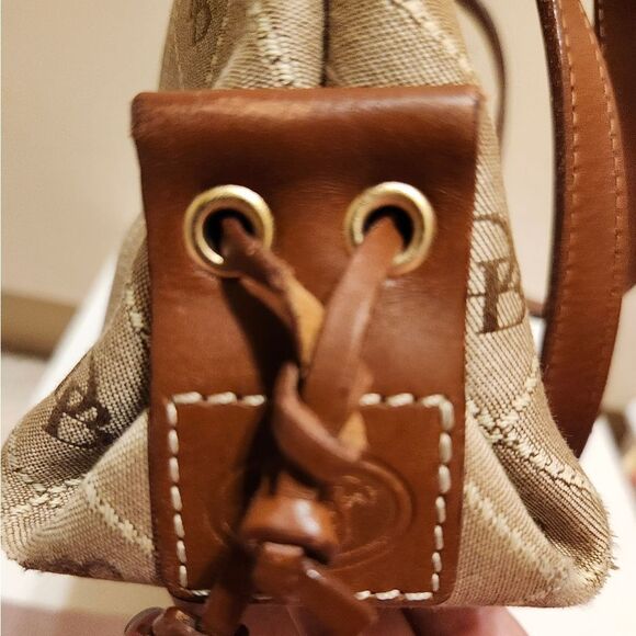 Vtg. Mint Dooney & Bourke Signature Logo Brn/Tan Canvas w/Leather Trim Handbag - Picture 4 of 16